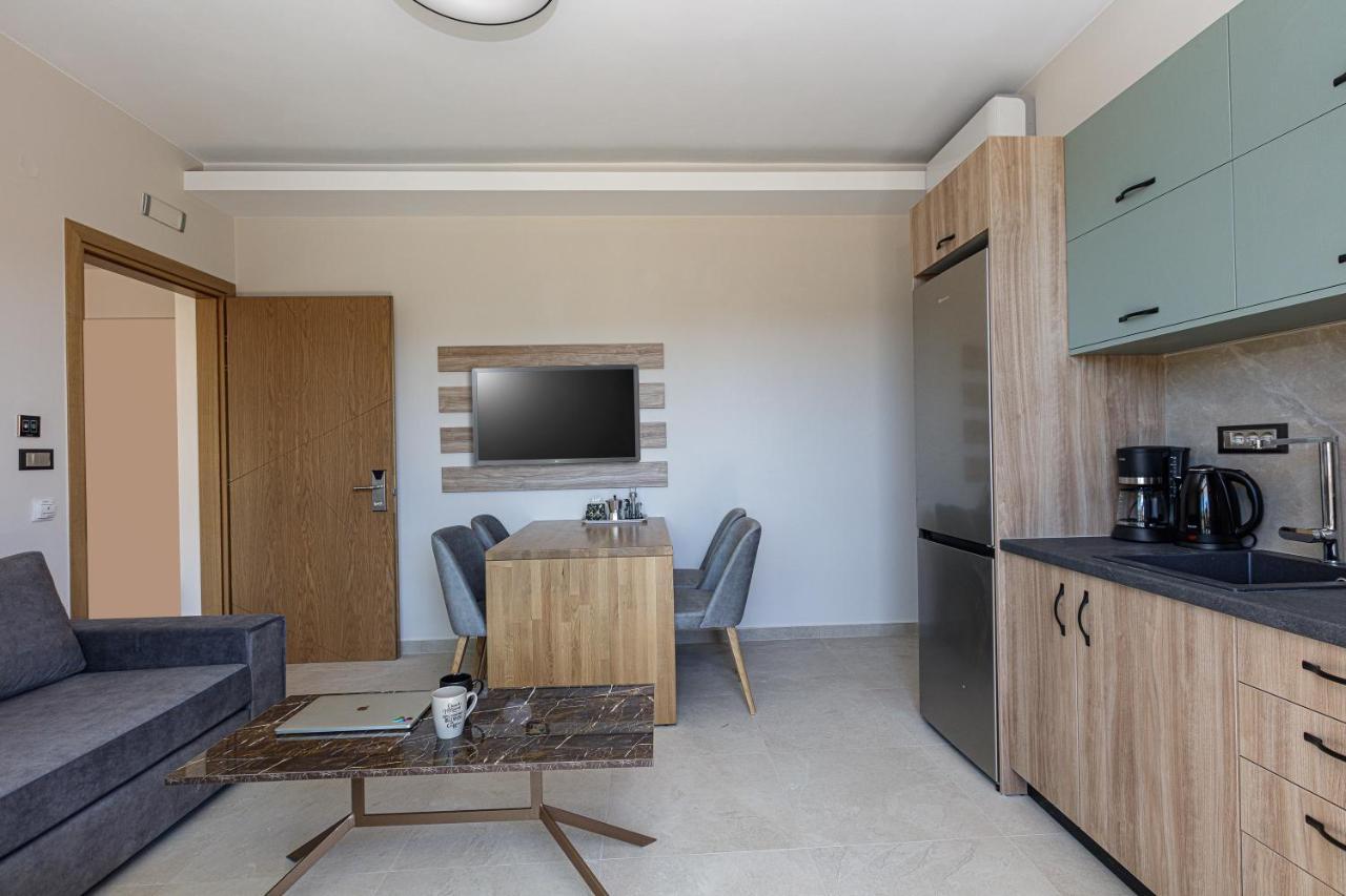 Sapphire Blue Suites Kíssamos Eksteriør billede