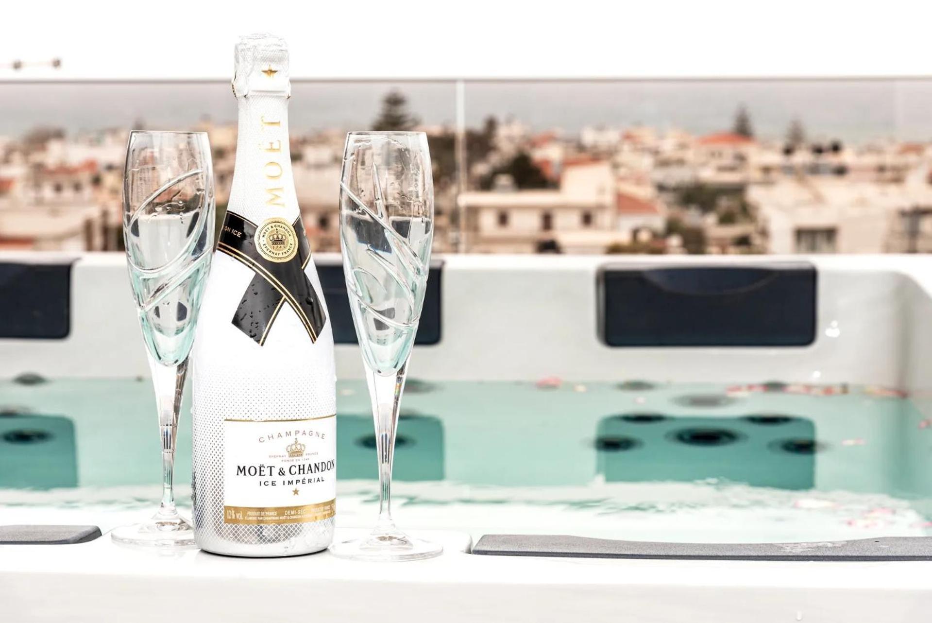 Sapphire Blue Suites Kíssamos Eksteriør billede
