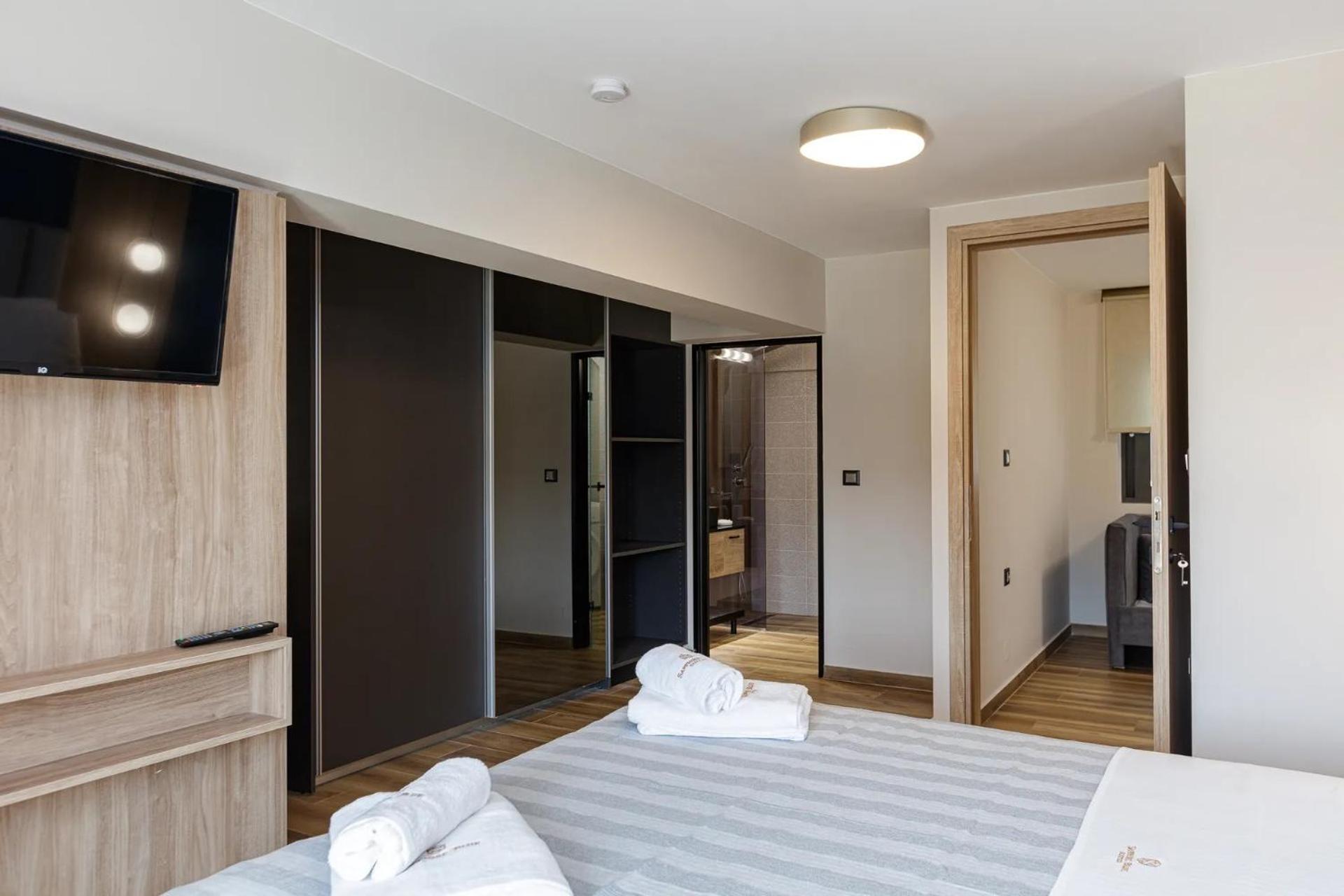 Sapphire Blue Suites Kíssamos Eksteriør billede